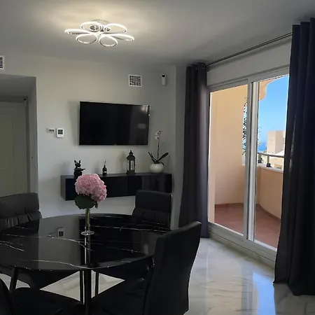 Luxury First Line Apartment